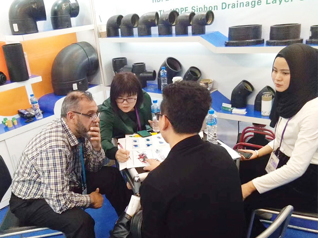 مصنعي أنابيب hdpe